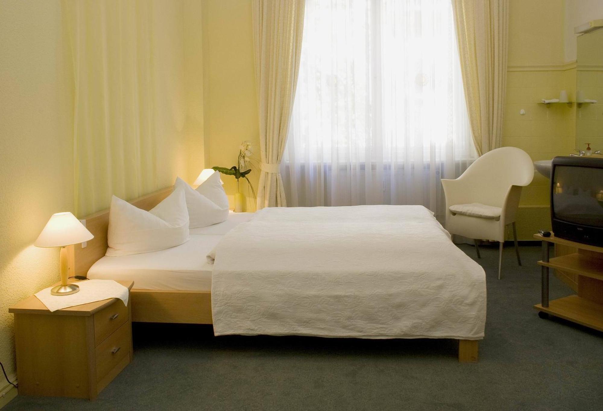 Hotel Pension Senta Berlin Exterior foto