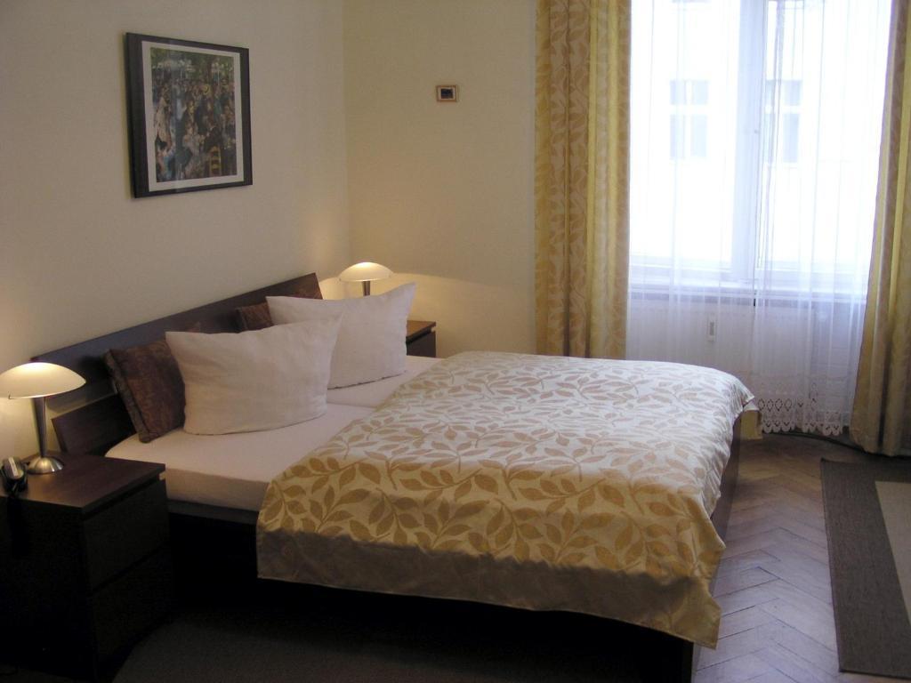 Hotel Pension Senta Berlin Zimmer foto